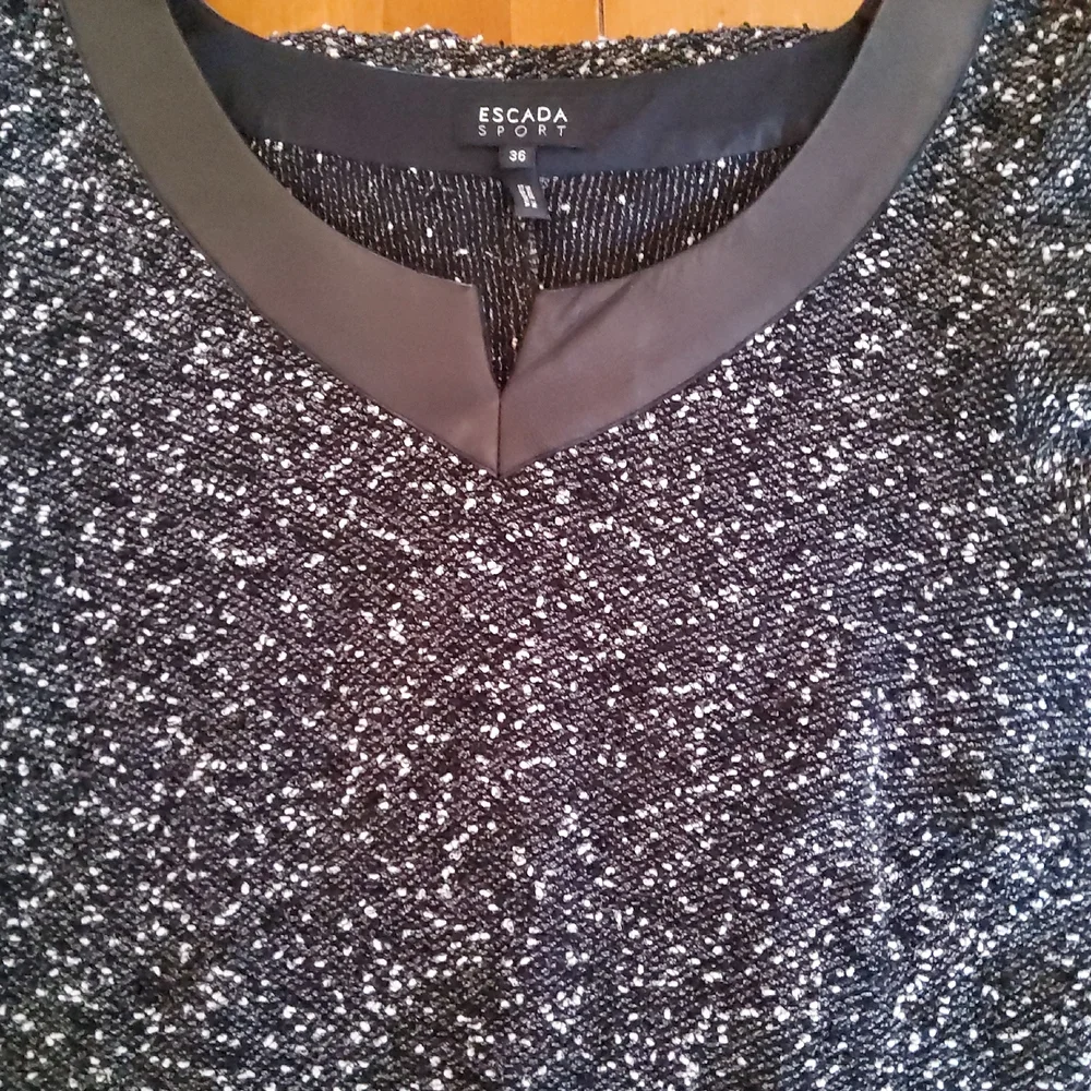 Escada Black and White Long Sleeve Dress. EUC. - Picture 3 of 5